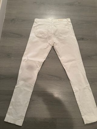 Vaqueros blancos de mujer