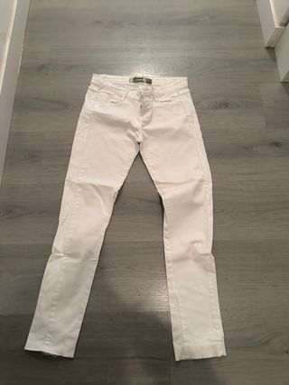 Vaqueros blancos de mujer