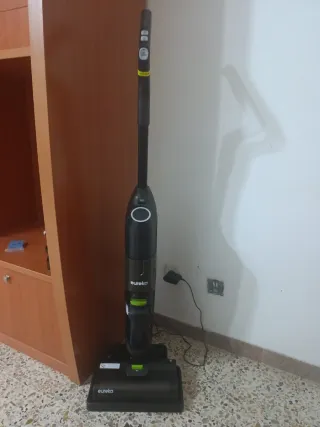 Aspiradora Eureka Negra