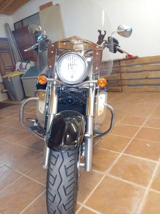 Kawasaki VN 1700 classic Tourer Negra