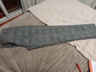 Pantalón de vestir a cuadros gris