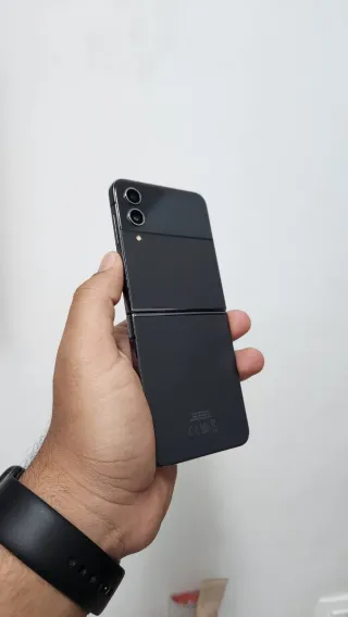 Samsung Galaxy Z Flip 4 Negro