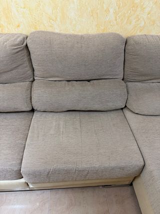 Sofá chaise longue beige y marrón