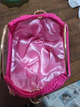 Borsa uncinetto rosa con perle
