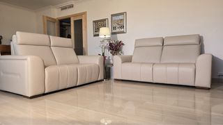Pareja Sofás SNUG Relax Eléctrico Beige