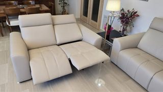 Pareja Sofás SNUG Relax Eléctrico Beige