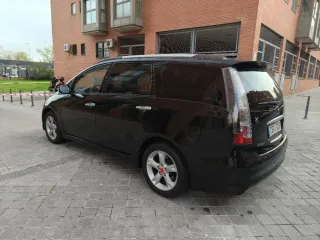 Mitsubishi Grandis 2009