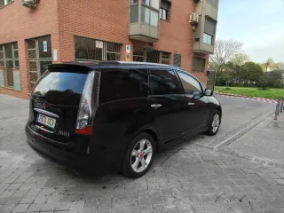 Mitsubishi Grandis 2009