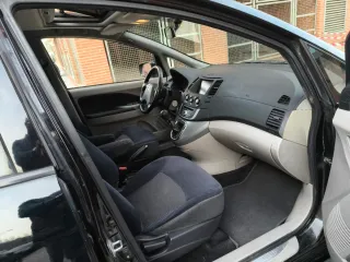 Mitsubishi Grandis 2009