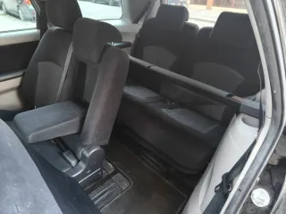 Mitsubishi Grandis 2009