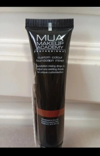 Oscurecedir de bases de maquillaje de MUA