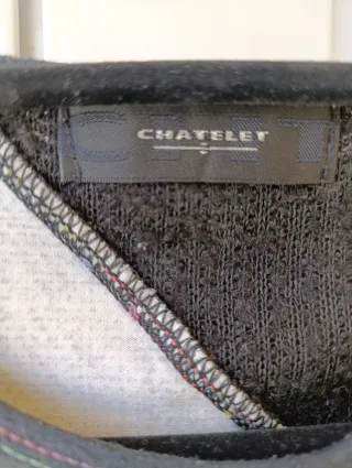 Camiseta negra estampada multicolor