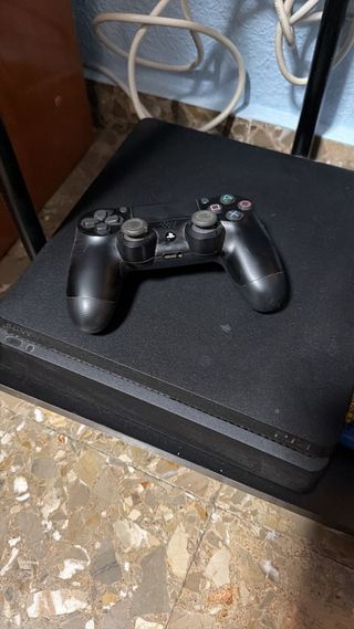 PS4 (PlayStation 4) Negra + Mando