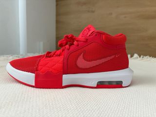 Zapatillas Basket Nike Lebron Witness VIII  rojo