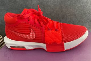 Zapatillas Basket Nike Lebron Witness VIII  rojo