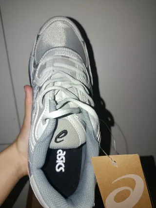 Asics Gel NYC Gris Plateado