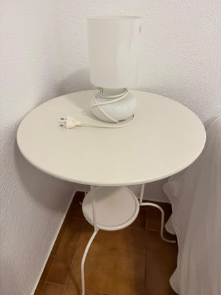 Mesita redonda metálica blanca