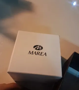 Reloj Marea Dorado con Detalles Brillantes