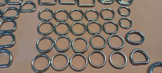 Stock 110 anelle in metallo di colore argento