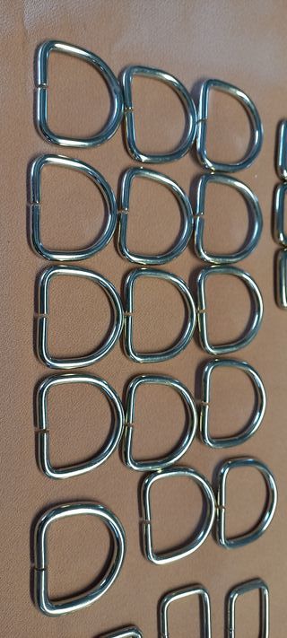 Stock 110 anelle in metallo di colore argento