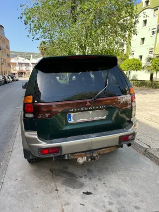 Mitsubishi Montero 2003