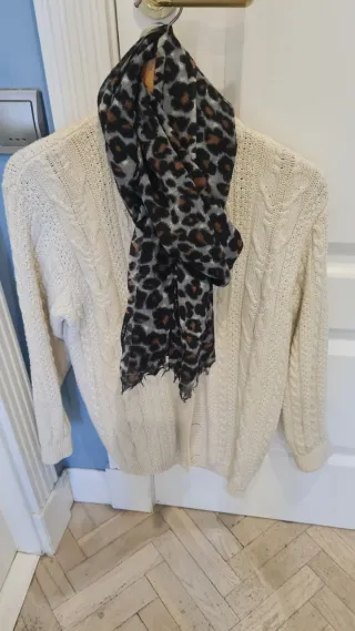 Chaqueta de punto blanca de señora