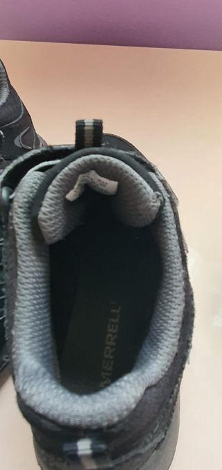 Botas de montaña Merrell negras y grises