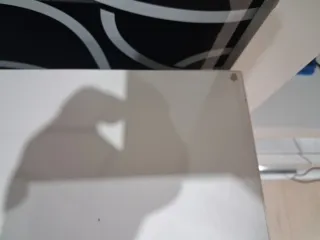 Escritorio Blanco Ikea. Marcas de uso. Ver fotos.