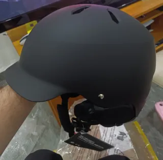 Casco de esquí negro mate