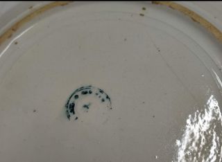 Plato antiguo cerámica pintado a mano