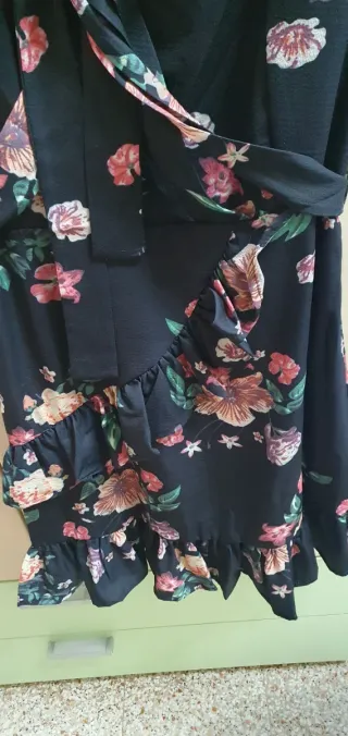 Vestito corto floreale con cintura