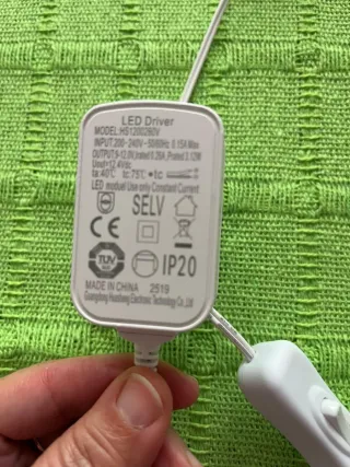 Flexo con Pinza. LUZ LED. A ESTRENAR CON ETIQUETA.