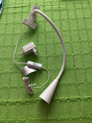 Flexo con Pinza. LUZ LED. A ESTRENAR CON ETIQUETA.