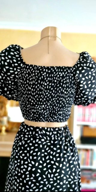 Conjunto Shein Falda Larga y Blusa Corta