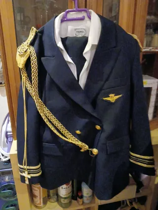 Traje de Comunión Azul Marino con Galones Dorados