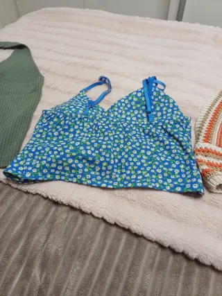4 Tops Verdes y Multicolor Talla Única