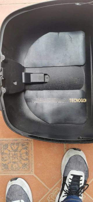 Baúl para moto negro
