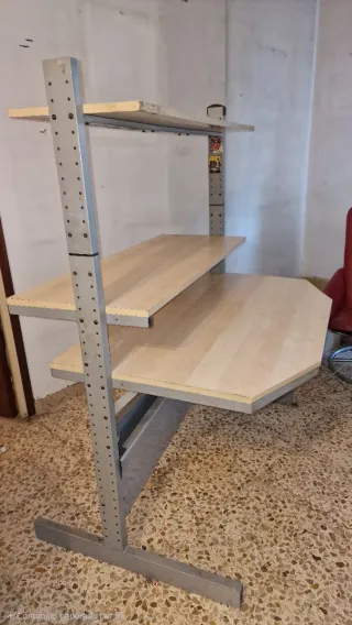 Escritorio grande de ordenador