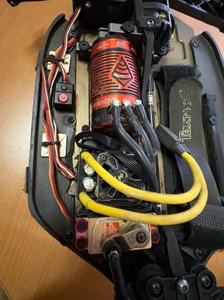 Tekno EB48 2.2 RC Coche Radio Control
