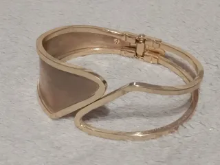 Lote de bisutería: pulseras y collares