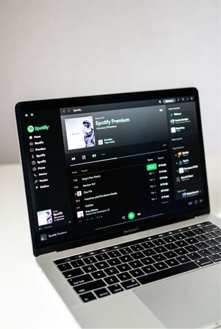 Portátil Apple MacBook Plata y Negro