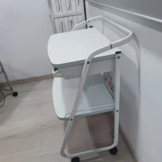 Carrito de estética con cajon y ruedas