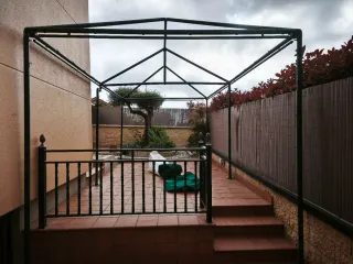 Cenador hecho a medida verde