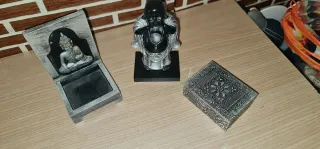 Figuras Decorativas Budas y Caja Metálica