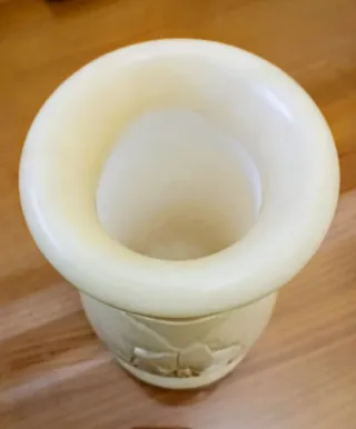 Jarrón de Alabastro Beige Tallado