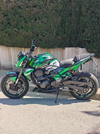Kawasaki Z750 + Extras!! Moto impoluta!!