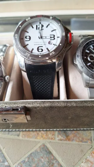 Reloj Tommy Hilfiger Negro y Plateado