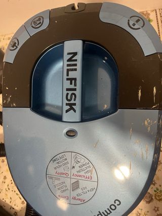 Aspiradora Nilfisk Compact C210