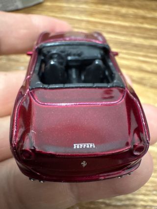 Bburago Ferrari California T Rojo 1:64