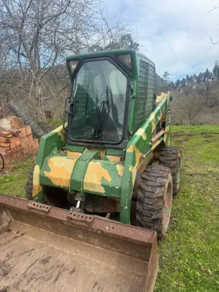 Minicargadora Bobcat 763 2001